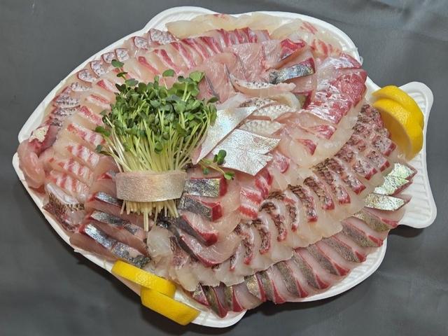 줄무늬 전갱이 모듬회
